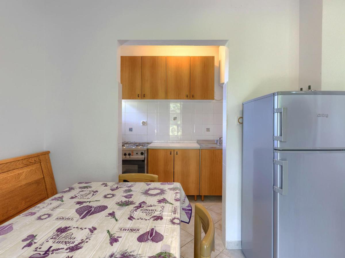 Apartamento Vesela-1 By Interhome